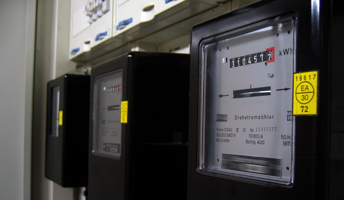 Damage & Utility Check Services for Short-Term Lets by Wedodii.
Wedodii team inspecting a short-term rental property for damage and checking utilities between guest stays.
This image highlights Wedodii’s professional damage and utility check services for short-term lets, holiday homes, and Airbnb properties. Our trained team carries out detailed inspections between guest stays to identify any damages, report maintenance issues, and ensure all utilities—such as heating, water, electricity, and Wi-Fi—are functioning properly. With Wedodii, hosts gain peace of mind knowing their property is thoroughly checked, guest-ready, and protected from costly surprises. Our service is ideal for remote hosts and property managers looking to maintain high standards and minimise downtime.
damage check for Airbnb, utility inspection short-term lets, Wedodii property checks, short-term rental maintenance, Airbnb inspection services, guest stay damage report, holiday let utility checks, post-checkout inspections, rental property safety checks, Airbnb host support services.